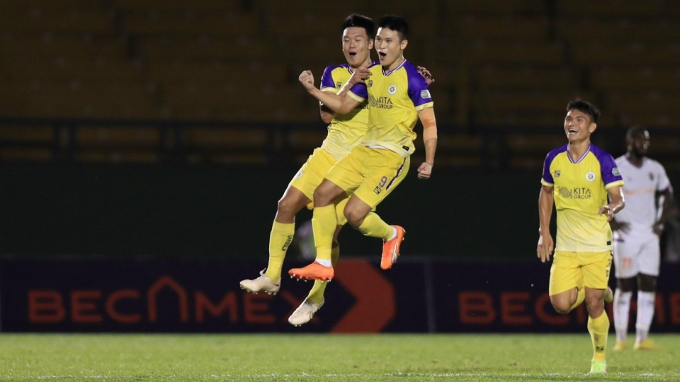 bang-xep-hang-v-league-moi-nhat-ha-noi-fc-day-hagl-xuong-cuoi-bang-3.jpg