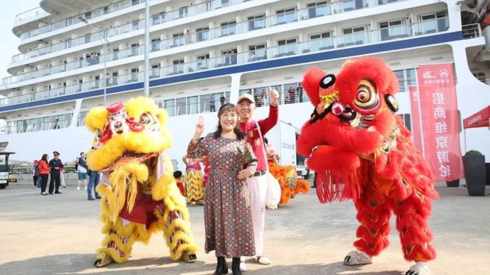 chinese_tourists.jpg