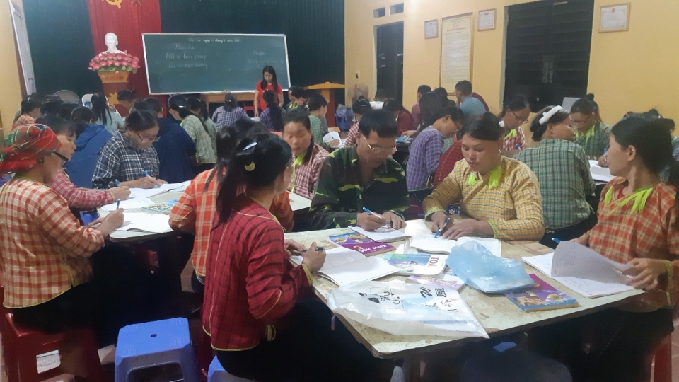 nhung_lop_hoc_xoa_mu_chu_tren_dia_ban_tinh_lang_son_da_dat_duoc_nhung_ket_qua_tich_cuc_ngay_cang_nang_cao_ve_chat_luong_phu_hop_voi_tap_quan_sinh_hoat_cua_dong_bao_dan_toc_dac_biet_o_vung_sau_vung.jpg