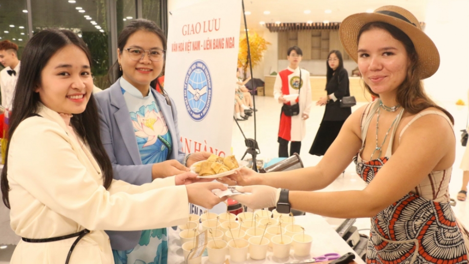 x_nguoi_dan_da_nang_thuong_thuc_am_thuc_20231126202455.png