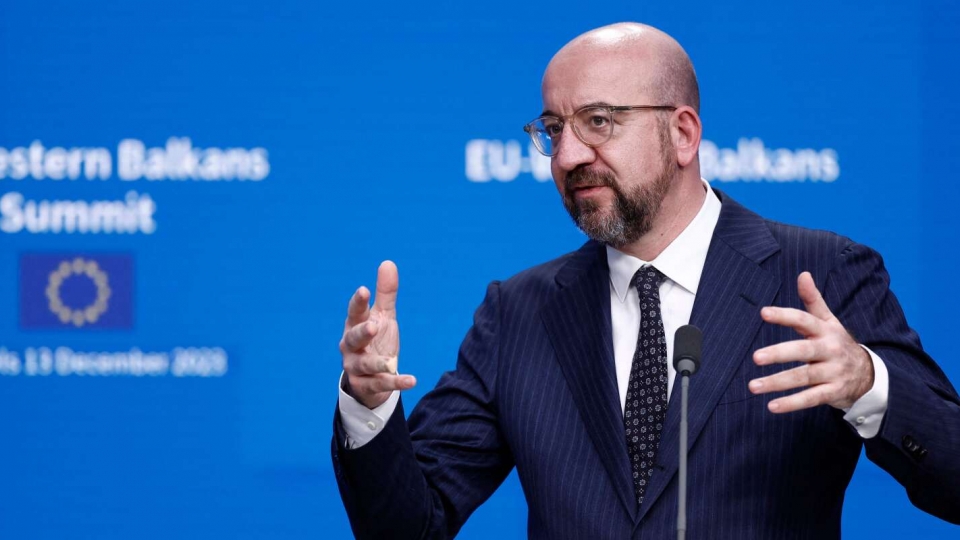 Chủ tịch Hội đồng Châu Âu Charles Michel nhấn mạnh quyết định này là một tín hiệu tích cực và là niềm hy vọng cho người dân Ukraina - Ảnh_ Le Monde.jpg