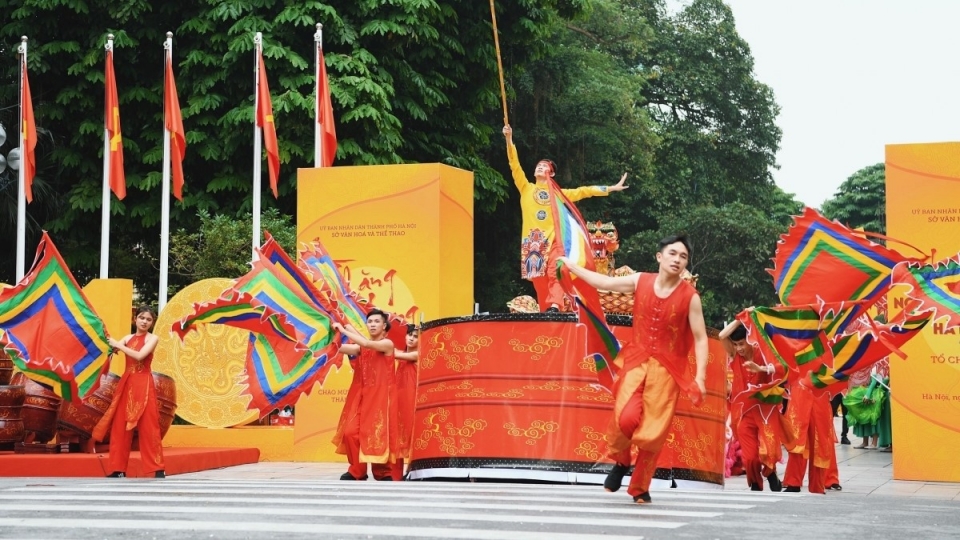 công nghiệp văn hóa suy cho cùng là vì con người.jpg