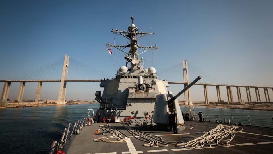 tau_uss_carney_cua_my_2.jpg