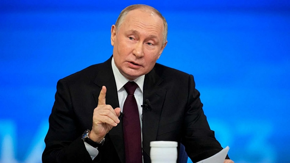 tong thong Nga Putin gio tay, hop bao thang 12-2023 -ap.jpg