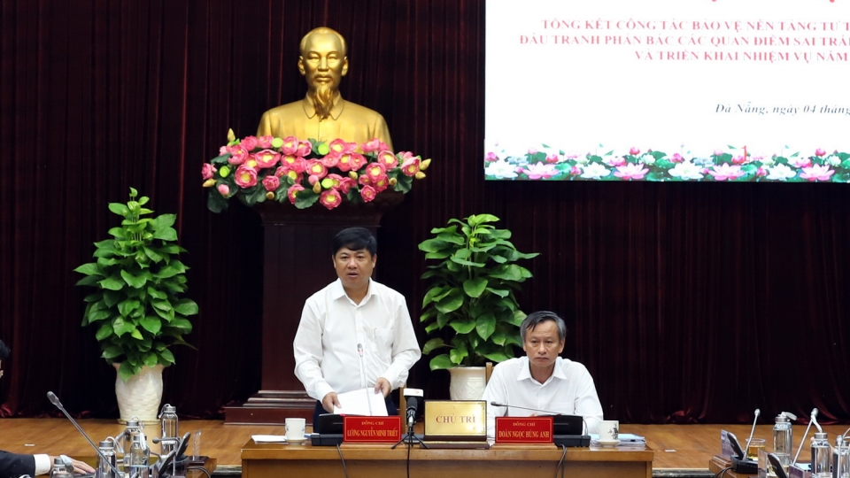 Ông Lương Nguyễn Minh Triết, Phó Bí thư Thường trực Thành ủy, Chủ tịch Hội đồng Nhân dân, Trưởng Ban Chỉ đạo 35 thành phố Đà Nẵng phát biểu tại Hội nghị..jpg