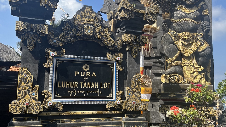 bali_co_nhieu_canh_quan_dep_thu_hut_khach_du_lich_quoc_te-vov.jpg
