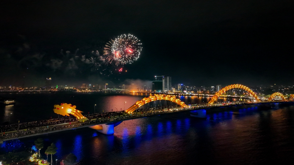 Phao hoa 1.jpg