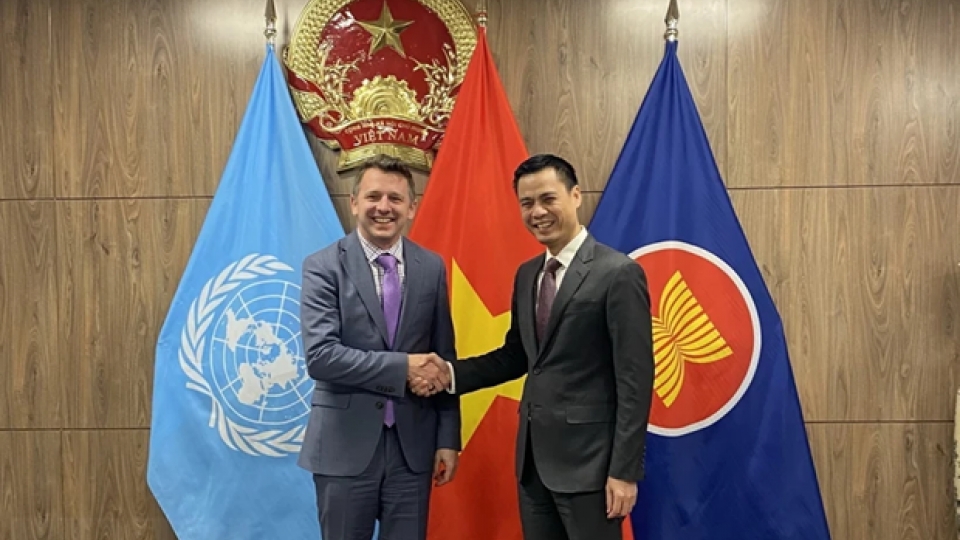 ambassador_dang_hoang_giang_and_apf_president (1).png