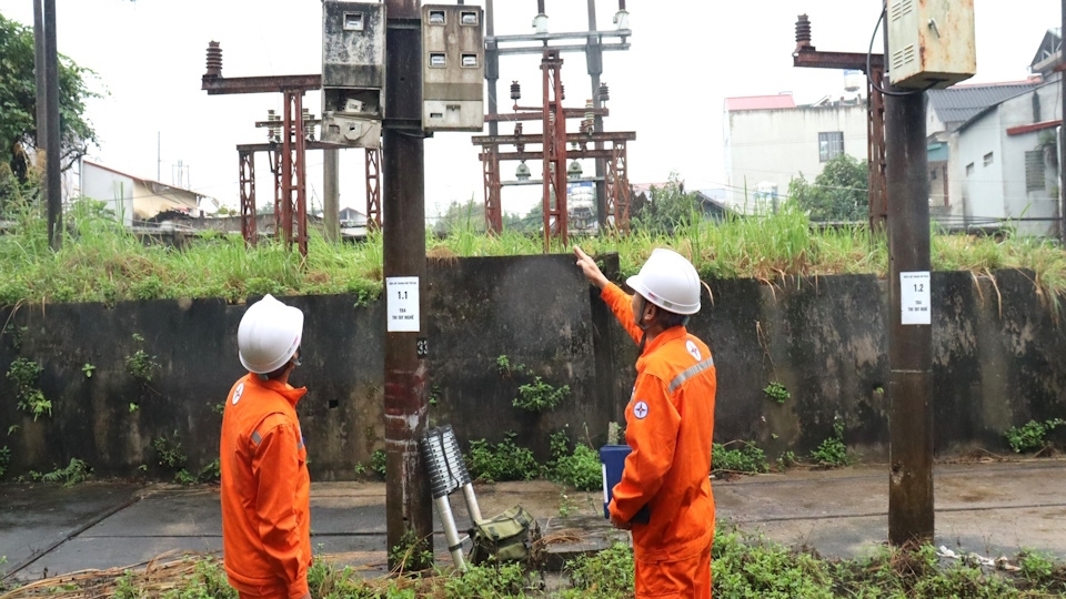 PC Yên Bái kiểm tra hệ thống công tơ.jpg