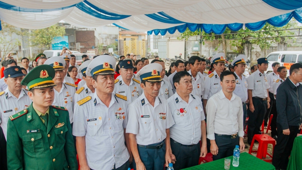 cac_cuu_binh_than_nhan_liet_si_gac_ma_lam_le_tuong_niem.jpg