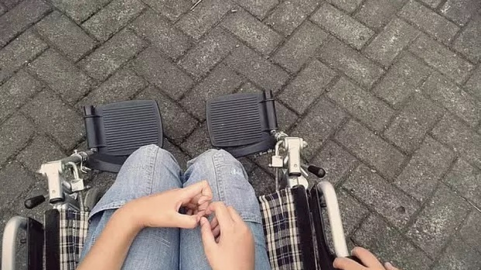 Hai người khuyết tật vận động không dám đến với nhau vì lo sợ tương lai xấu