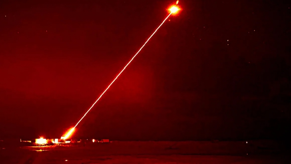 vu_khi_laser_anh_dragonfire.jpg