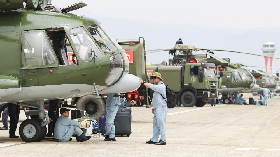Dàn trực thăng ha cánh xuống sân bay Điện Biên Phủ sẵn sàng cho Lễ kỷ niệm