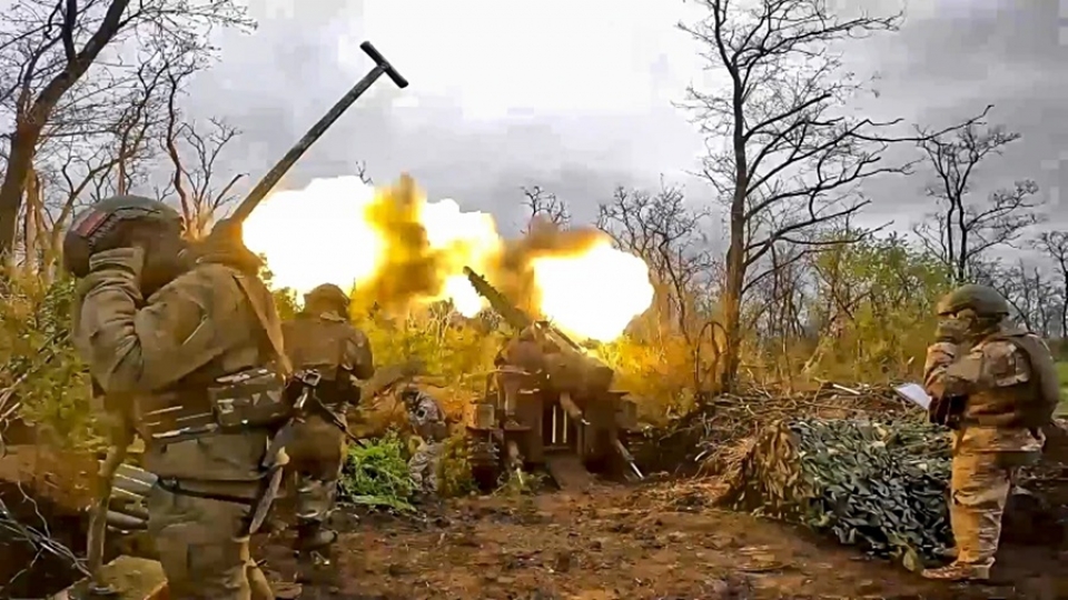 luu phao Nga, Nga na phao ve phia Ukraine -bo quoc fong Nga.jpg