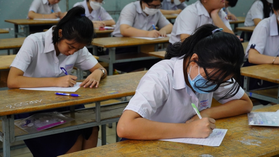 thi_sinh_thi_vao_lop_10_cong_lap_nam_hoc_2023_2024_anh_vu_huong_20240417185544.jpeg