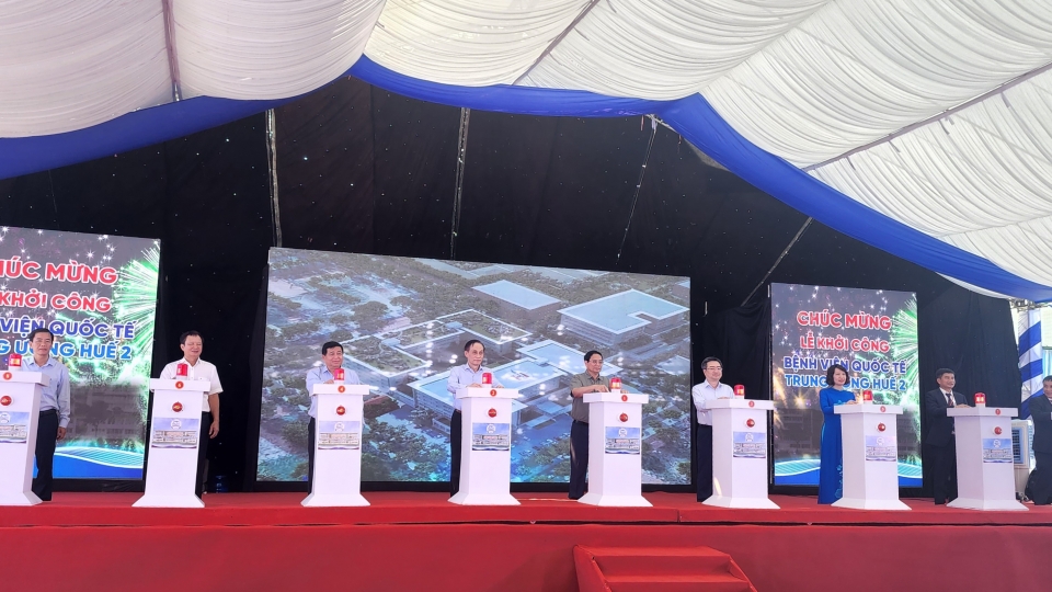 thu_tuong_pham_minh_chinh_du_le_khoi_cong_benh_vien_quoc_te_trung_uong_hue_2_2.jpg