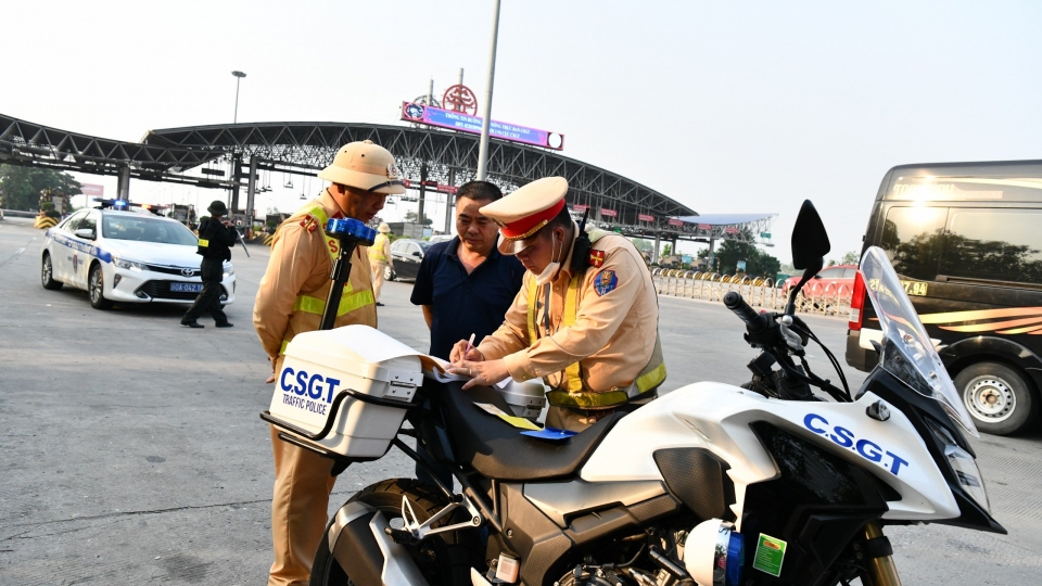 01-05_csgt_xu_phat_nghiem_cac_truong_hop_vi_pham.jpg