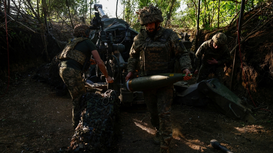 2024-05-02t121522z_1236387718_rc2gh7a836m8_rtrmadp_3_ukraine-crisis-east-artillery_1.jpg