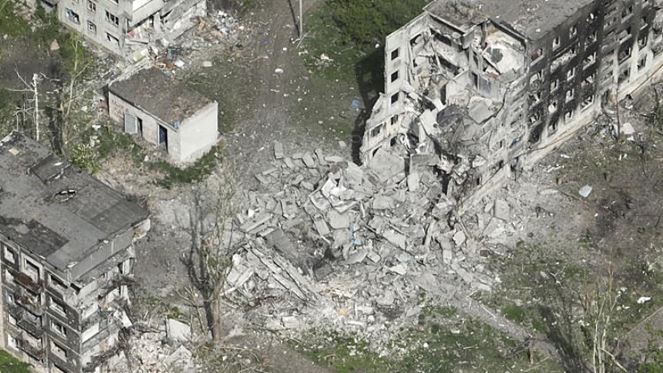 Cảnh hoang tàn lạnh gáy ở Chasov Yar do giao tranh khốc liệt Nga - Ukraine