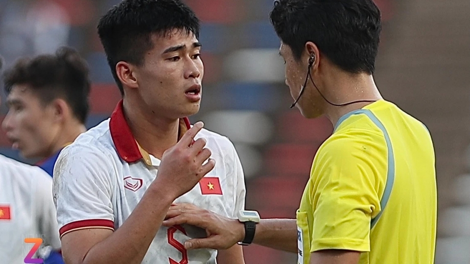 Defender Nguyen Ngoc Thang at SEA Games 32.jpg