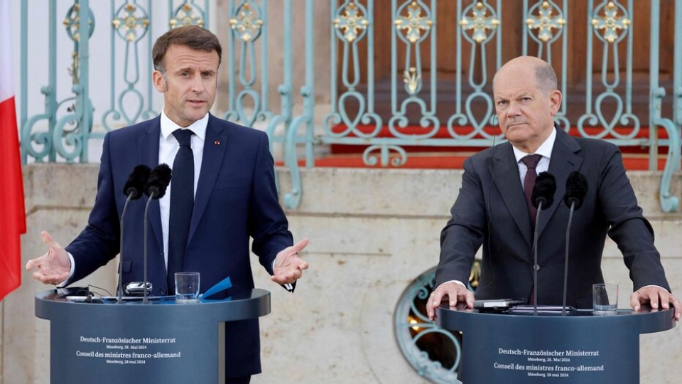 hop bao Tong thong Phap Duc Thu tuong, Macron Scholz -Le Parisien.jpg