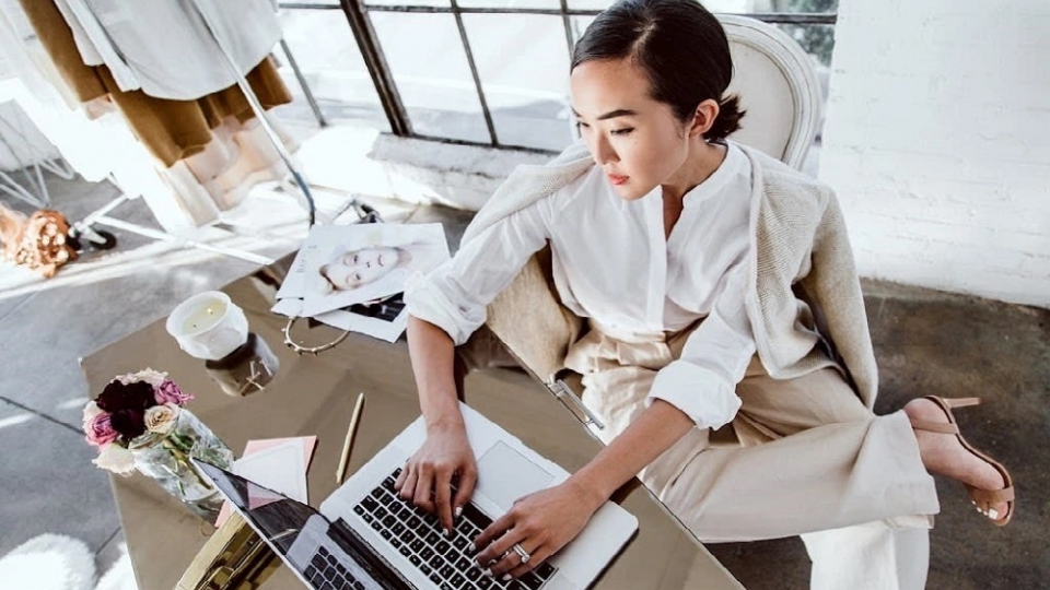 Tôi lo phát ốm khi con gái mải sự nghiệp, không chịu lấy chồng