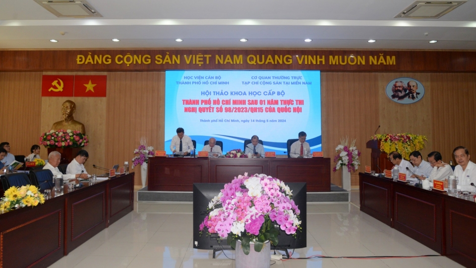 quang_canh_hoi_thao_khoa_hoc_-.jpg