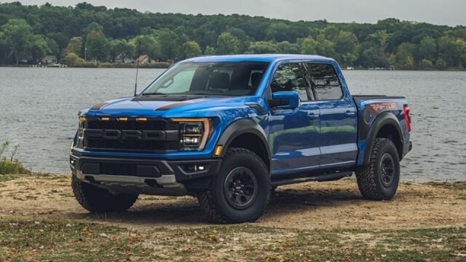 640-gia-xe-ford-raptor-f150.jpg