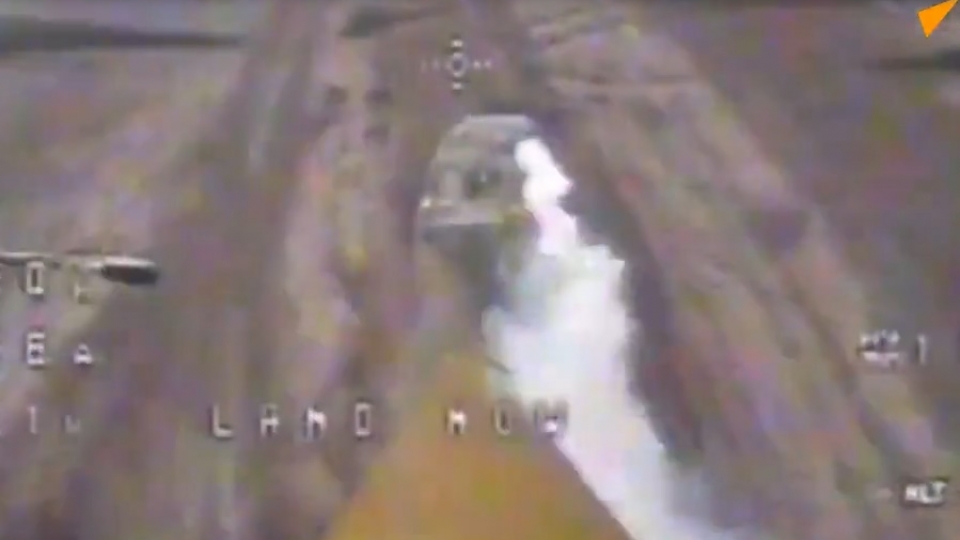 UAV Nga gan dau dan lao vao xe tang Ukraine -bo quoc fong Nga.jpg