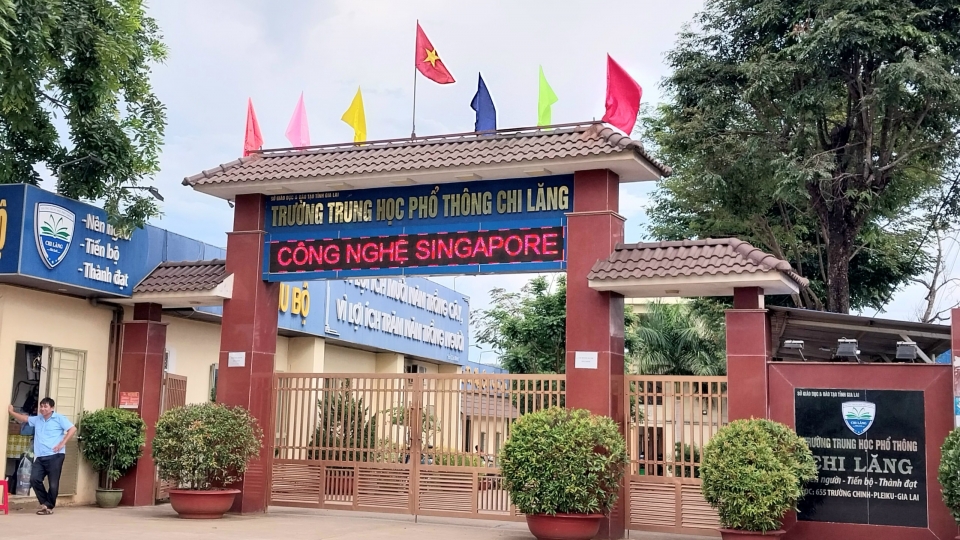 _truong_thpt_chi_lang_pleiku_gia_lai_dang_tich_cuc_phoi_hop_voi_cac_co_quan_chuc_nang_lam_ro_nguyen_nhan_vu_ngo_doc_thuc_pham_khien_19_hoc_sinh_lop_12_phai_nhap_vien._anh_nguyen_thao.jpg