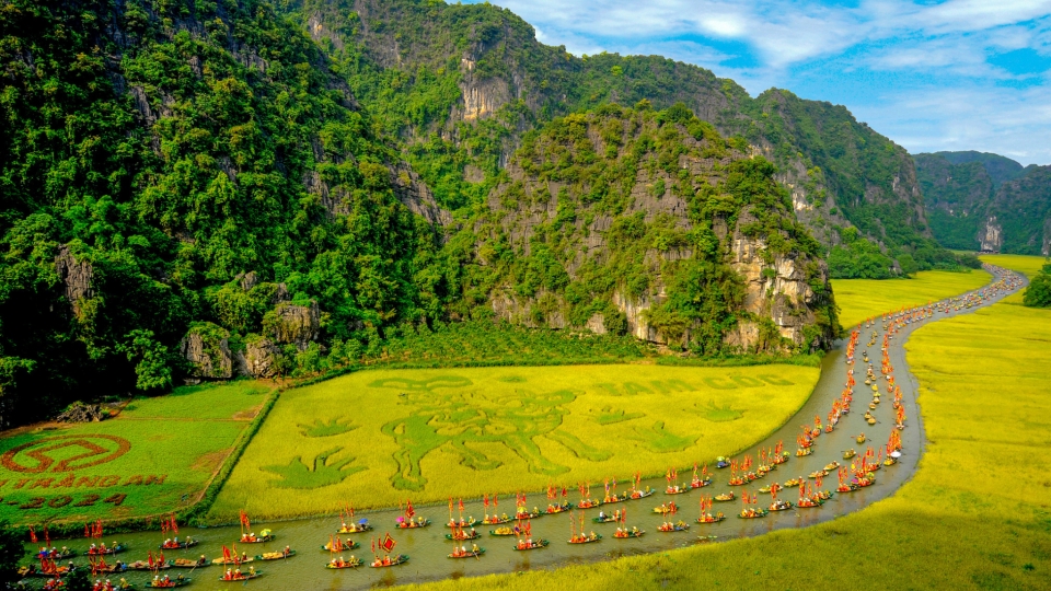 du-lich-tam-coc-ninh-binh-2024-2.jpg