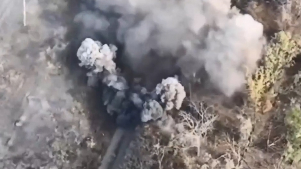 khoi lua chien truong Ukraine o Chasov Yar, khoi lua trum muc tieu, uav Nga lao vao cong su Ukraine -bo quoc fong Nga.jpg
