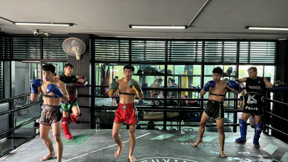 mot_buoi_tap_muay_thai_tai_vo_duong_phetchyindee_o_bangkok_thai_lan._anh_ngoc_diep_vov_bangkok.jpg