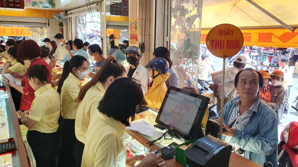 nguon_cung_cho_chua_dap_ung_nhu_cau_nen_o_thi_truong_co_tinh_trang_vang_2_gia_anh_le_hang_20240620192254.jpg