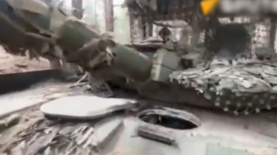 xe tang Nga gan giap long, xe tang T-72 -bo quoc fong Nga.jpg