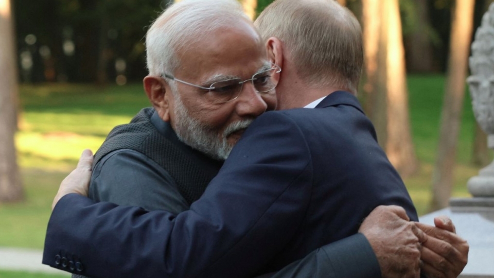 Modi Putin.jpg