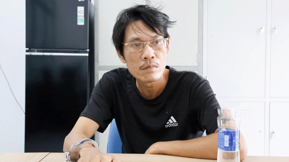 doi_tuong_truong_bi_bat_giu_anh_bbp.gif