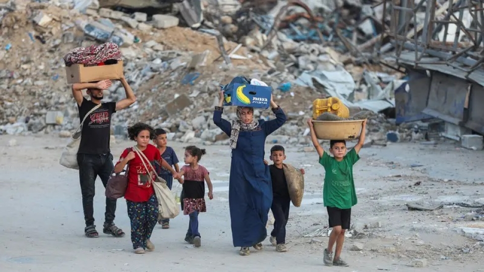 nguoi_dan_palestine_so_tan_khoi_cac_khu_vuc_giao_tranh_tai_gaza._anh_reuters.jpg