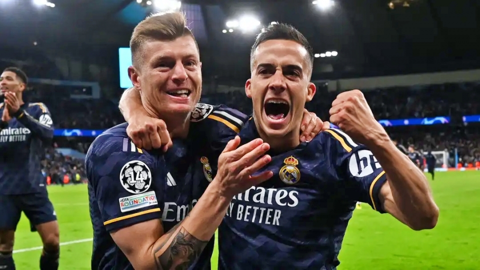 real_madrid_gia_han_hop_dong_voi_vazeuz.jpg