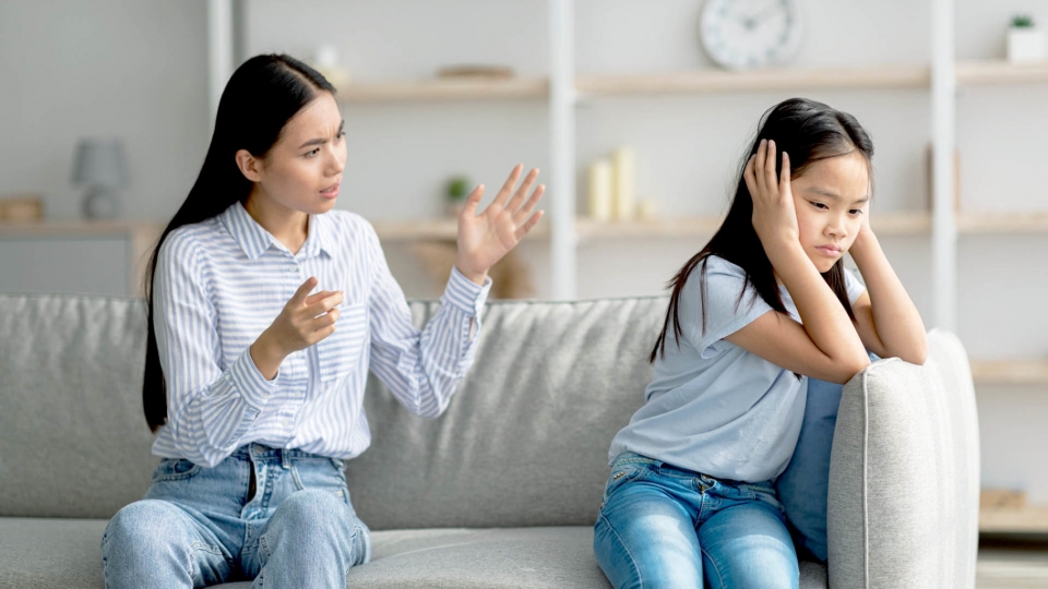 Vì sao cha mẹ và con cái trưởng thành khó hòa hợp?