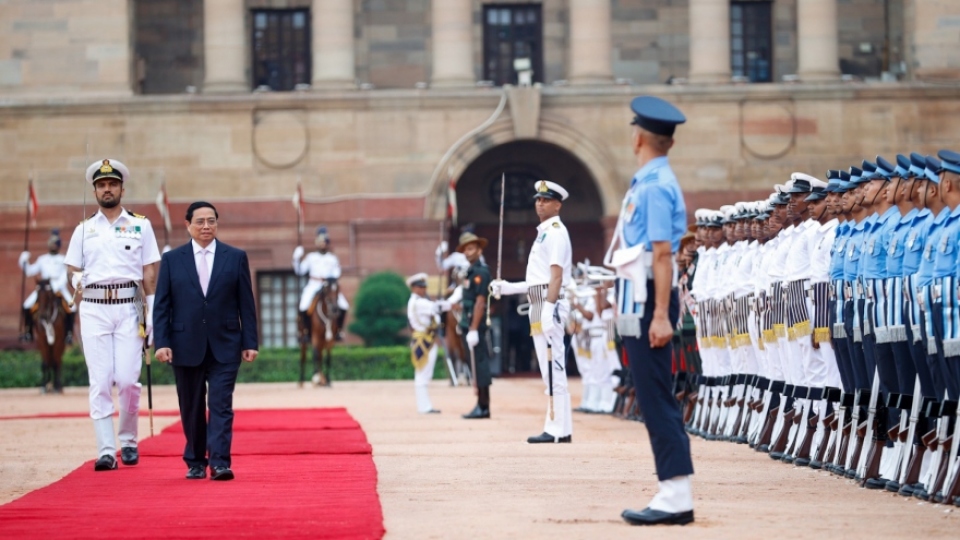 Official welcome ceremony held for PM Pham Minh Chinh in India