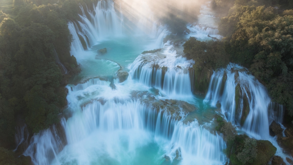 ban gioc waterfall.jpg