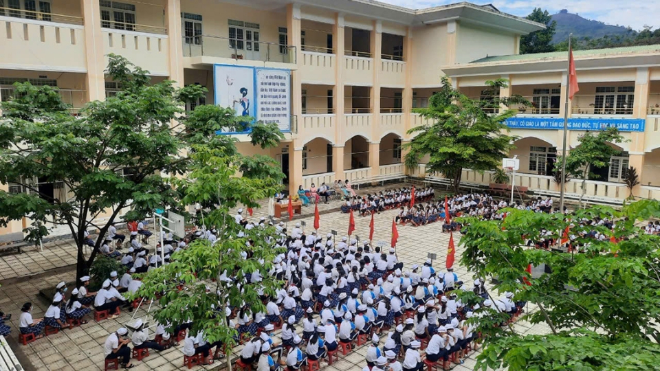 cac_em_hoc_sinh_o_mien_nui_quang_ngai_san_sang_buoc_vao_nam_hoc_moi_2024-2025_nho_su_quan_tam_va_dau_tu_cua_cac_cap_chinh_quyen.jpg