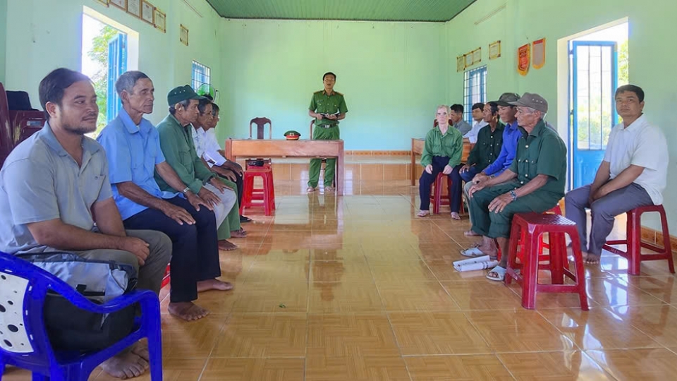 cong an xa.jpg