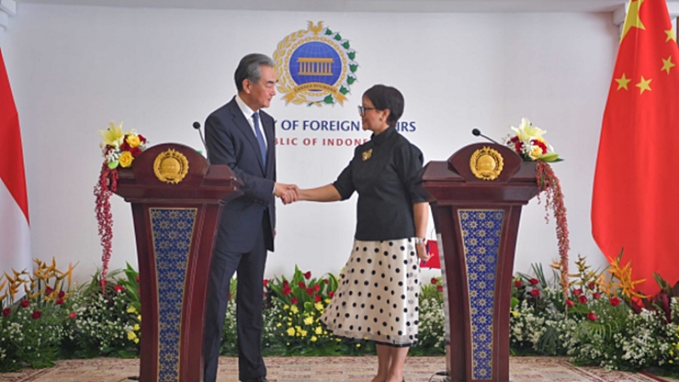 ngoai truong Trung Quoc Indonesai Vuong Nghi Retno Marsudi -bo ngoai giao trung quoc.jpg