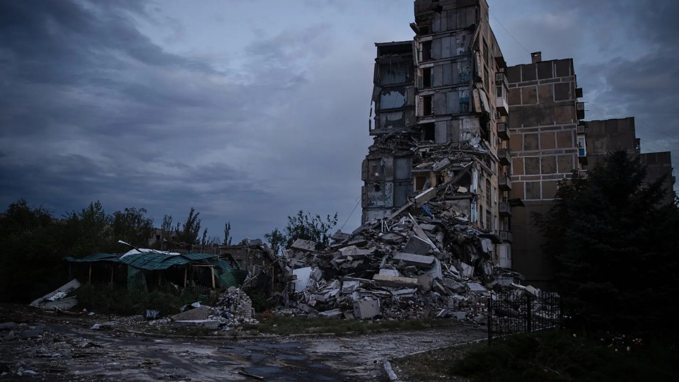 thi tran Toretsk do nat do chien su, chien truong Ukraine tan hoang -nytimes.jpg