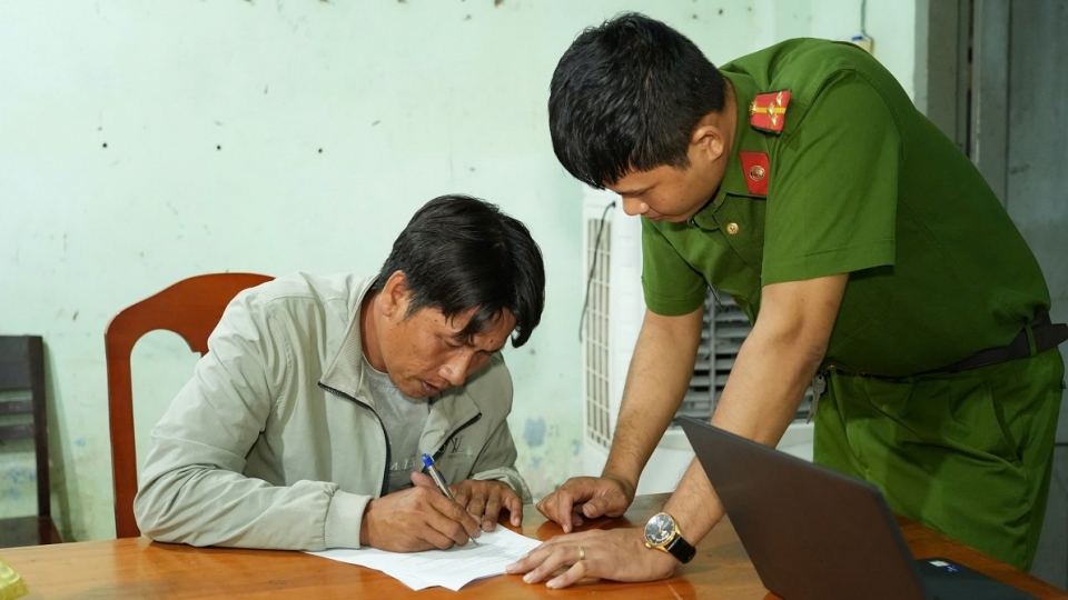 Đối tượng Nguyễn Quốc Huy tại cơ quan Công an .jpg