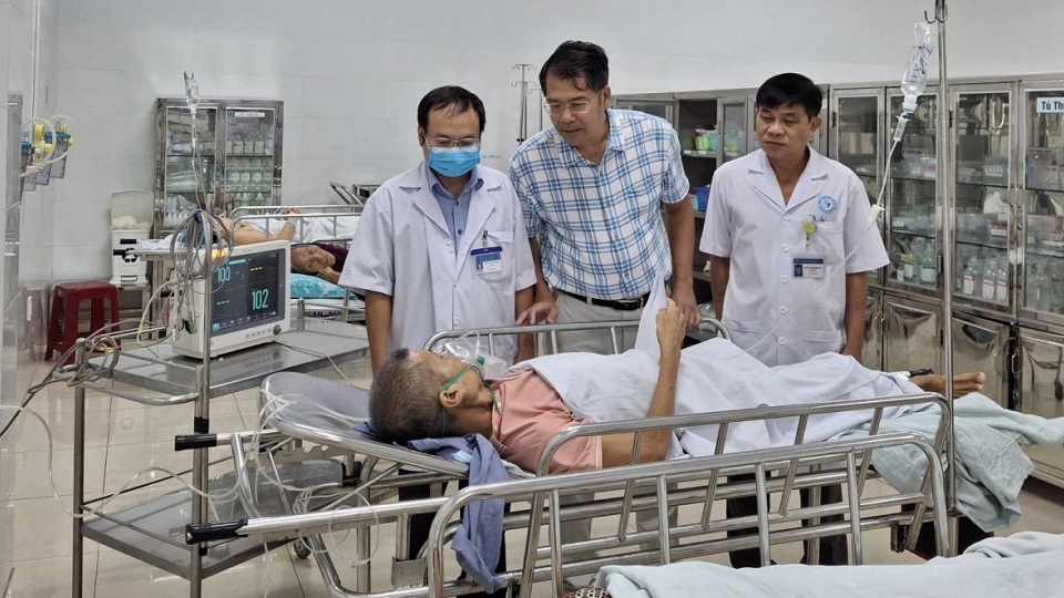 Hỗ trợ 2 triệu đồng cho 10 người bị thương đang điều trị.jpg