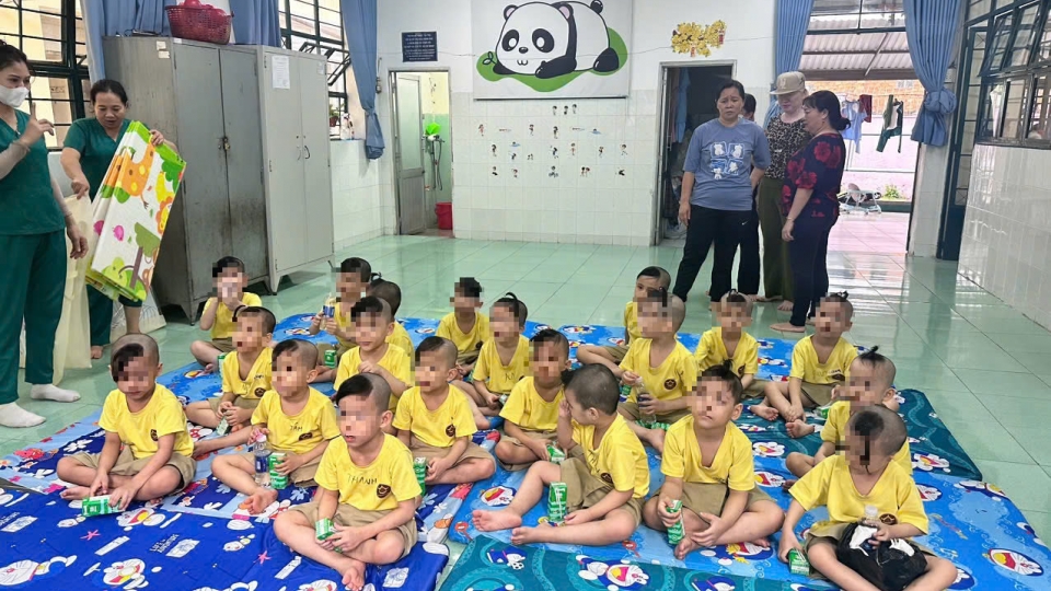 Trẻ ở Mái ấm Chúc Từ được đưa về Trung tâm Nuôi dưỡng bảo trợ trẻ em Linh Xuân (Ảnh_ Sở LĐ-TB và XH TPHCM)..jpg