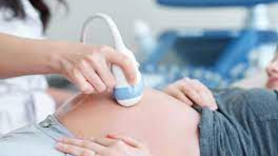 Thoát vị màng bụng khi thai nhi đang 16 tuần tuổi có nguy hiểm gì không?